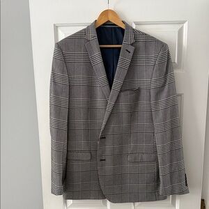 Elegant Men's Gray Plaid Blazer
